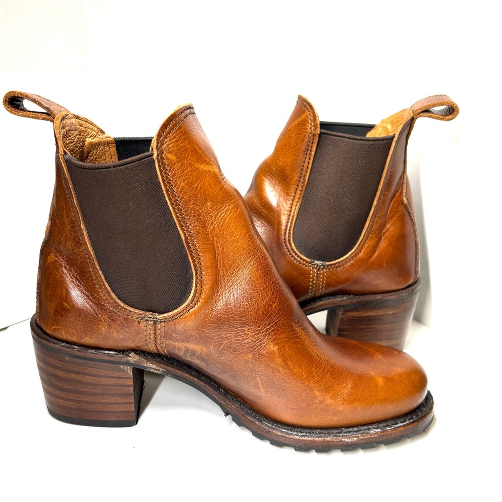 New, Frye Sabrina Chelsea Boots Brown Size 8.5 - Picture 2 of 13